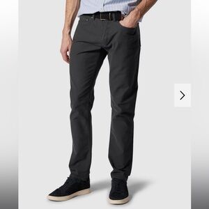 Rodd & Gunn Motion 2 Straight Jean in Coal N233-1